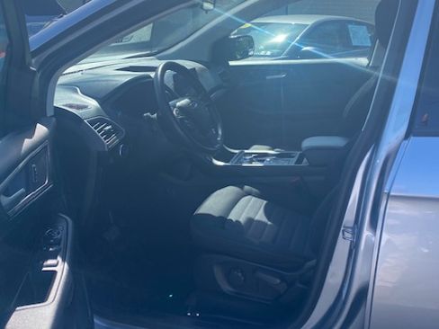 Used 2022 Ford Edge AWD SE image 12