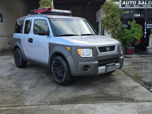 Used 2004 Honda Element EX image 2