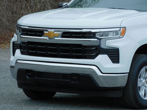 Used 2025 Chevrolet Silverado 1500 LT image 11