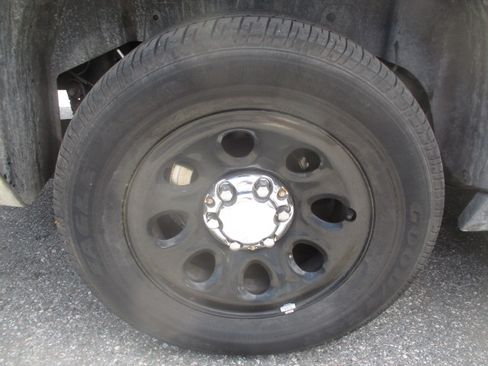 Used 2009 Chevrolet Suburban LTZ image 17