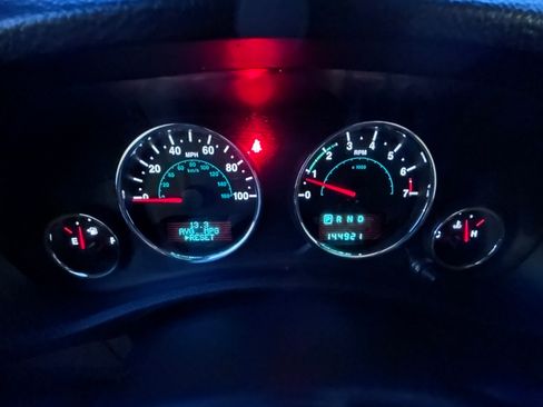 Used 2013 Jeep Wrangler Unlimited Sahara image 13