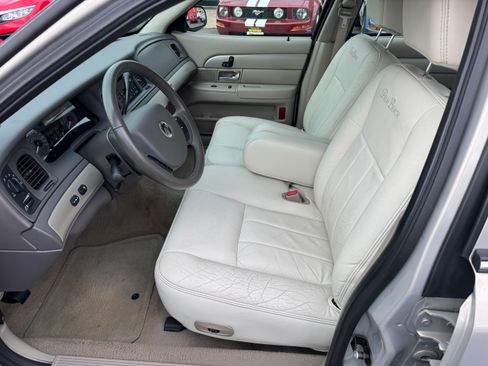 Used 2008 Mercury Grand Marquis LS image 3