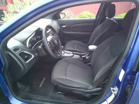 Used 2014 Dodge Avenger SE FWD image 6