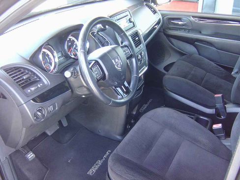 Used 2014 Dodge Grand Caravan SE image 9