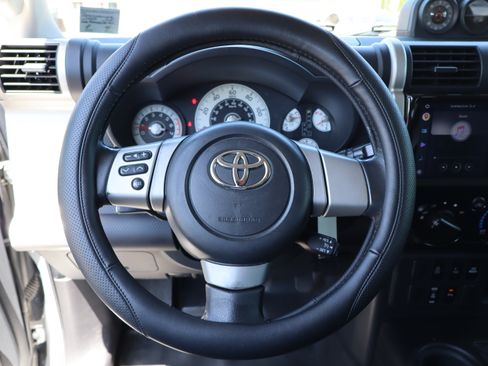 Used 2008 Toyota FJ Cruiser image 22