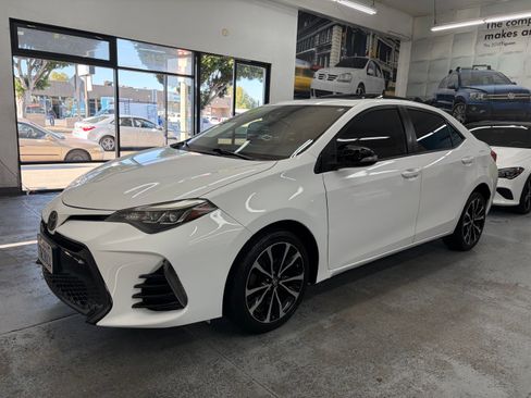 Used 2017 Toyota Corolla SE Sedan FWD image 8