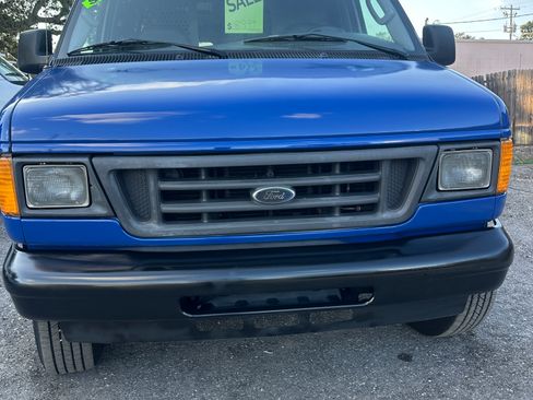 Used 2004 Ford E-350 and Econoline 350 XLT image 12