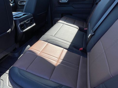 Used 2025 Chevrolet Silverado 2500 High Country image 5