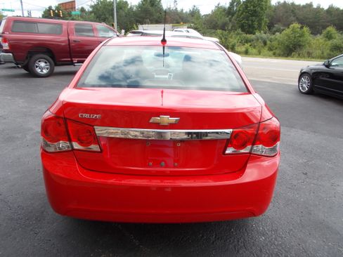 Used 2014 Chevrolet Cruze LS FWD image 6