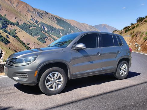 Used 2012 Volkswagen Tiguan S image 1