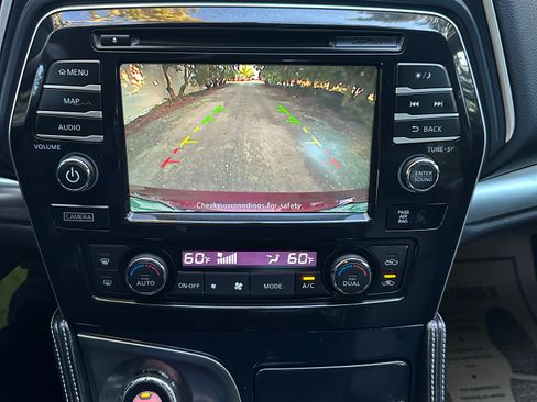 Used 2016 Nissan Maxima SR FWD image 12