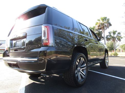 Used 2020 GMC Yukon Denali image 5