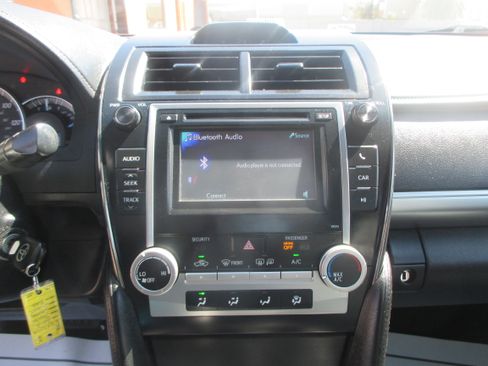 Used 2012 Toyota Camry SE image 4