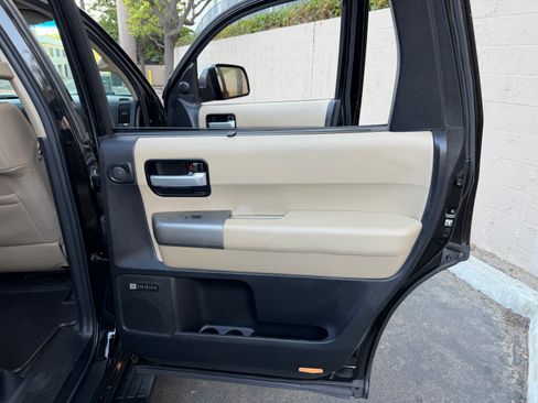 Used 2017 Toyota Sequoia 4WD Limited image 21