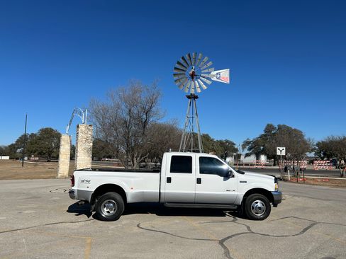 Used 2002 Ford F350 Lariat image 7