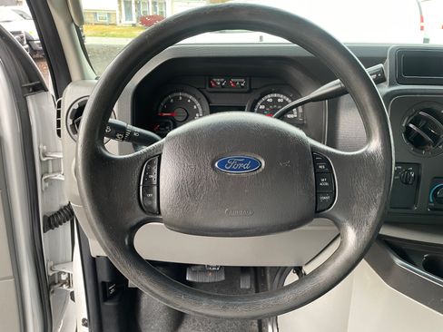 Used 2014 Ford E-350 and Econoline 350 image 15