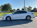 Used 2020 Toyota Camry LE image 2