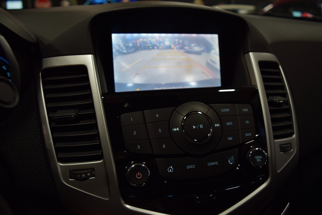 Used 2015 Chevrolet Cruze LT FWD image 28