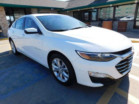 Used 2023 Chevrolet Malibu LT image 2