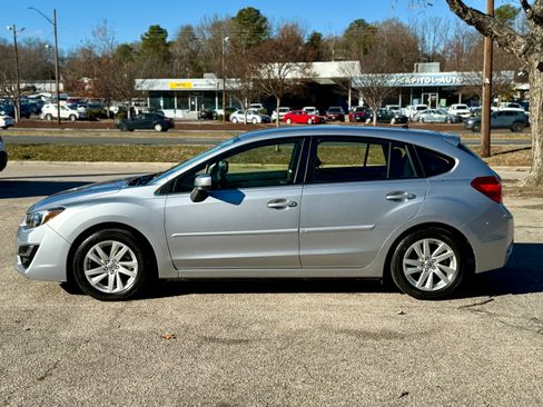 Used 2016 Subaru Impreza 2.0i Premium image 8