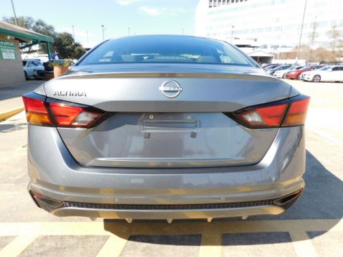 Used 2023 Nissan Altima 2.5 S FWD image 6