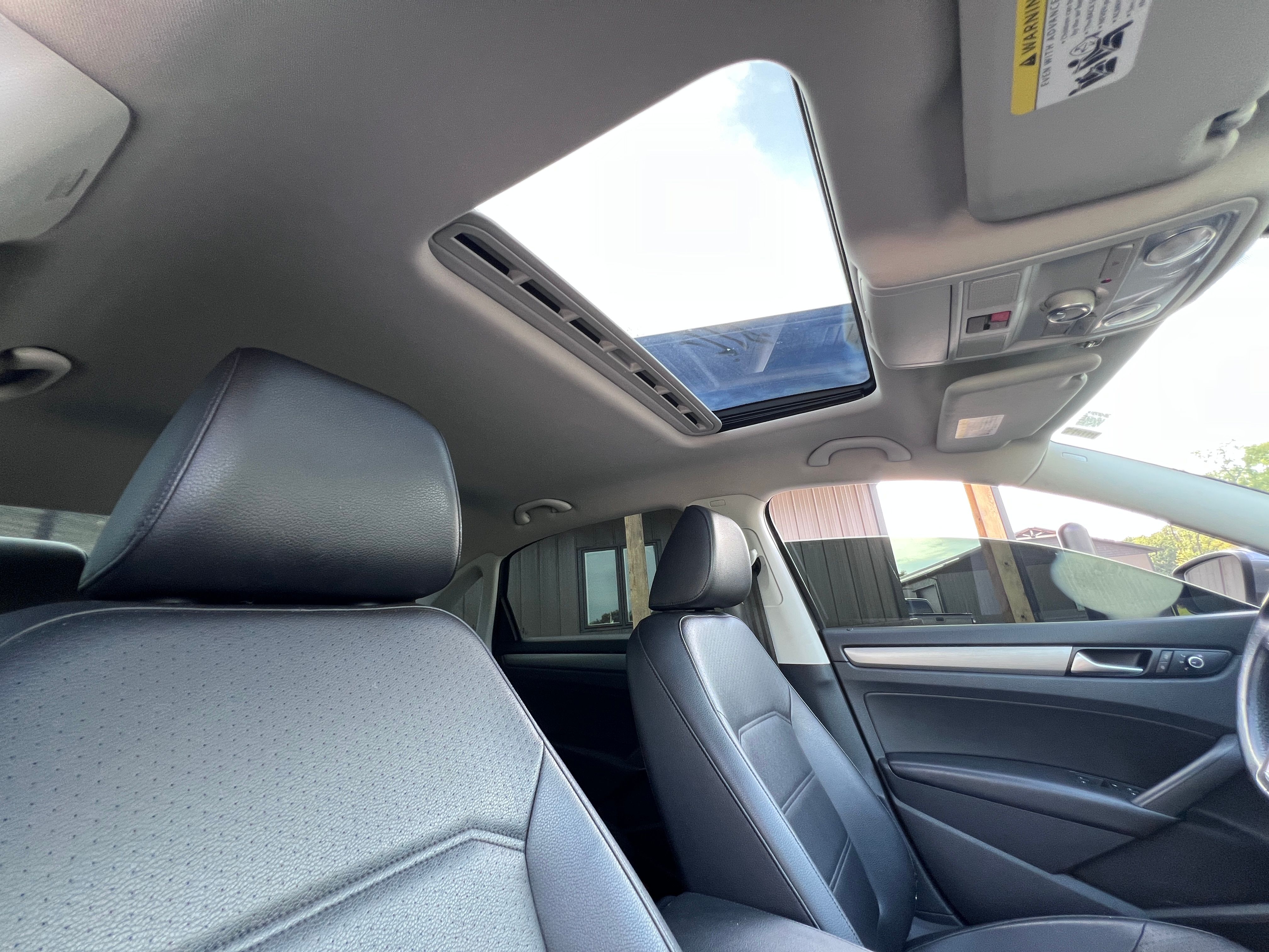 Used 2015 Volkswagen Passat TDI SE FWD image 17