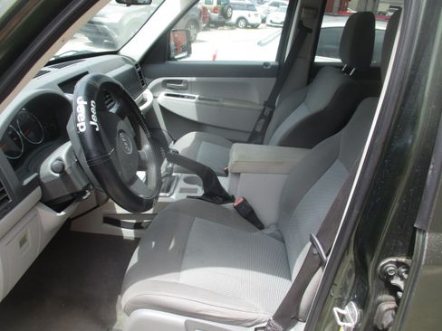 Used 2008 Jeep Liberty 2WD Sport image 8