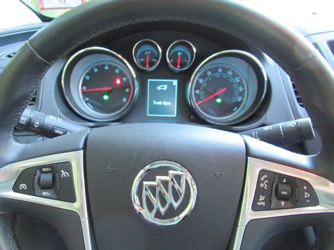 Used 2011 Buick Regal CXL FWD image 11