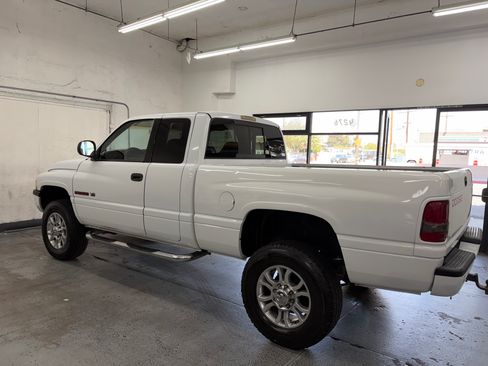 Used 1998 Dodge Ram 2500 Truck 4x4 Quad Cab image 4