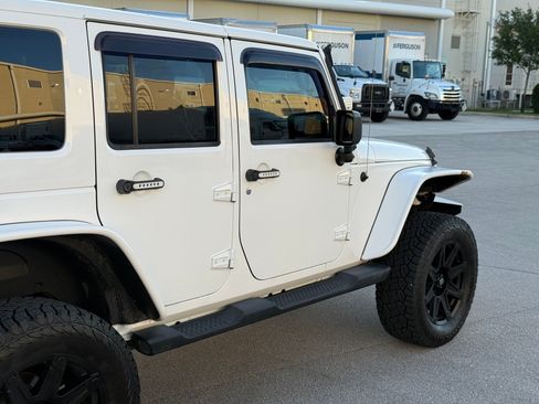 Used 2015 Jeep Wrangler 4WD Unlimited Sahara image 48