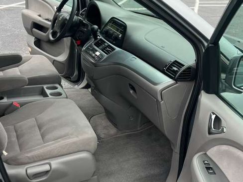Used 2010 Honda Odyssey EX image 12