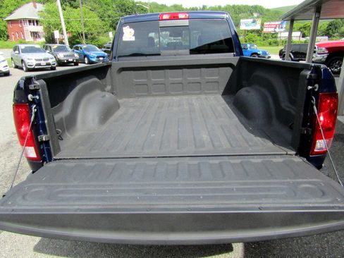Used 2017 RAM 1500 4x4 Quad Cab SLT image 17