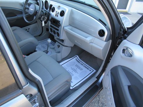 Used 2009 Chrysler PT Cruiser Touring image 14