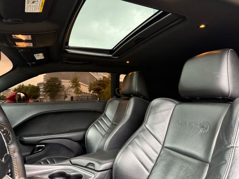 Used 2017 Dodge Challenger SRT Hellcat image 23