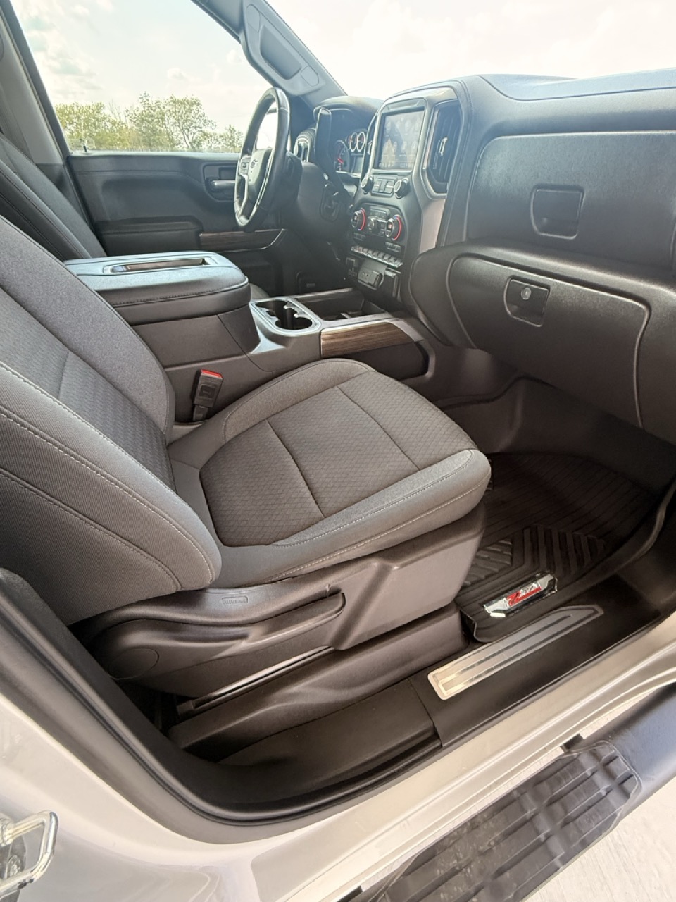 Used 2021 Chevrolet Silverado 1500 4x4 Crew Cab LT Trail Boss image 19