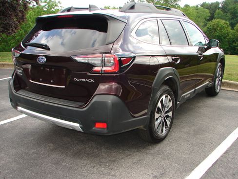 Used 2025 Subaru Outback Limited AWD/4WD image 13