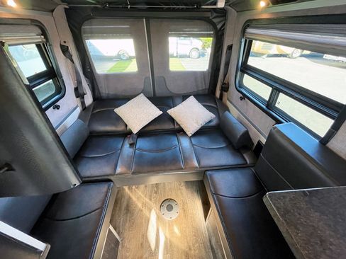 Used 2014 Mercedes-Benz Sprinter 4500 image 36