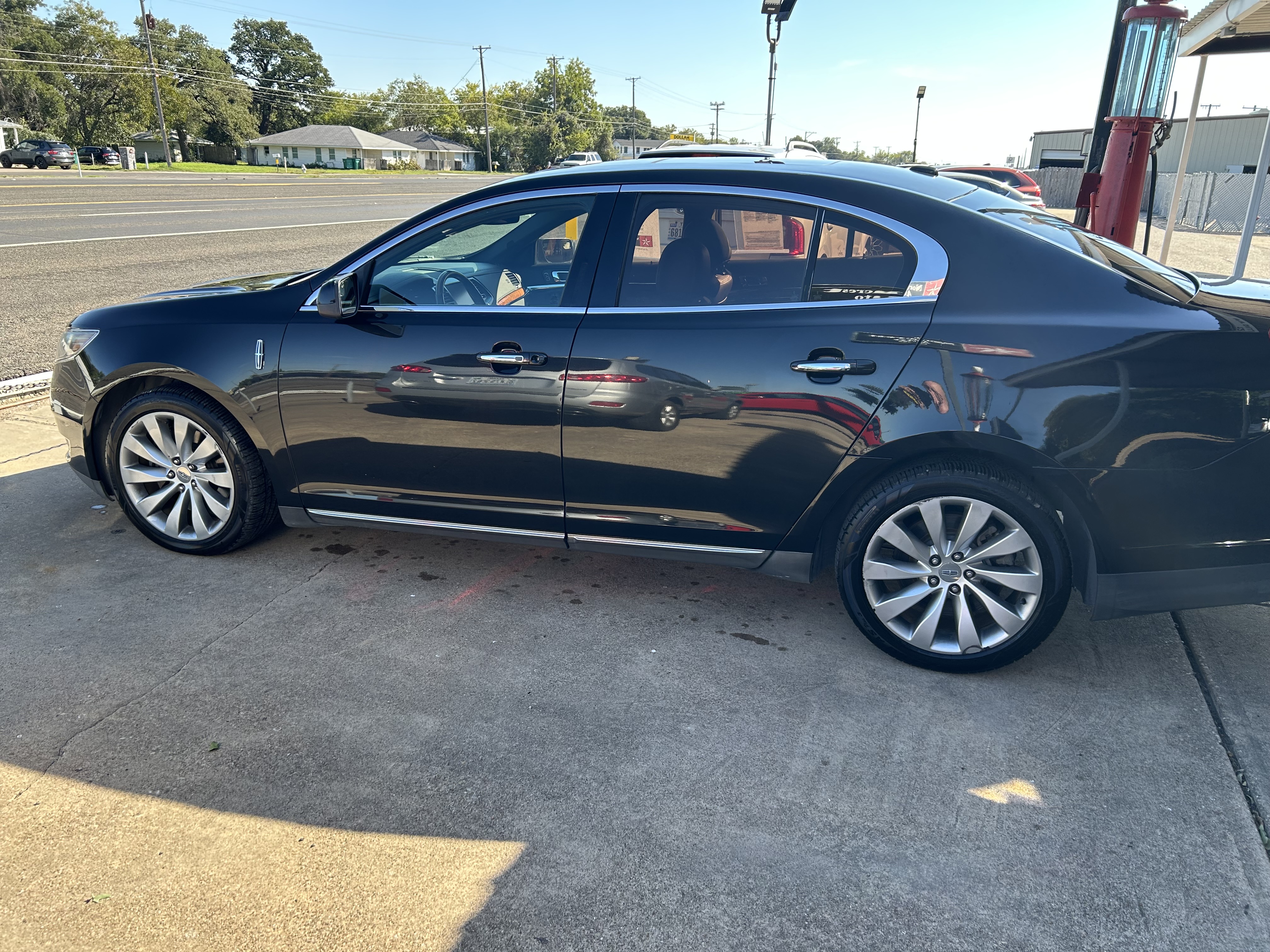 Used 2013 Lincoln MKS UNAVAIL FWD image 1