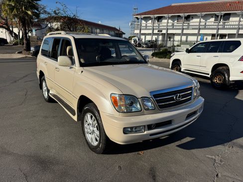 Used 2004 Lexus LX 470 image 14