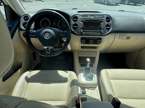 Used 2012 Volkswagen Tiguan FWD image 22
