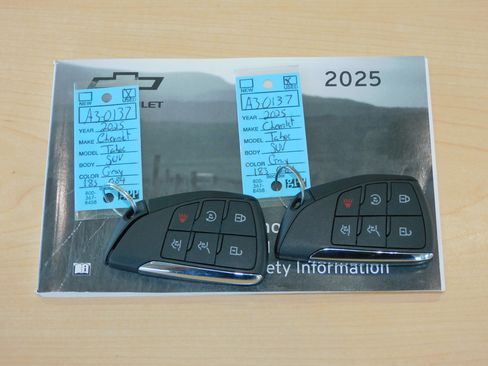 Used 2025 Chevrolet Tahoe Z71 image 40