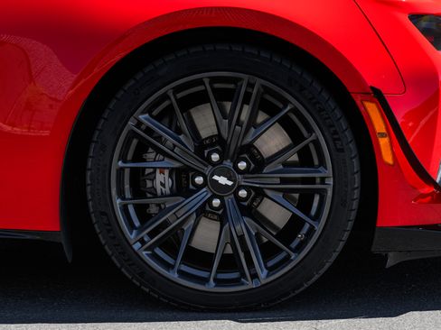 Used 2017 Chevrolet Camaro ZL1 Coupe RWD image 32