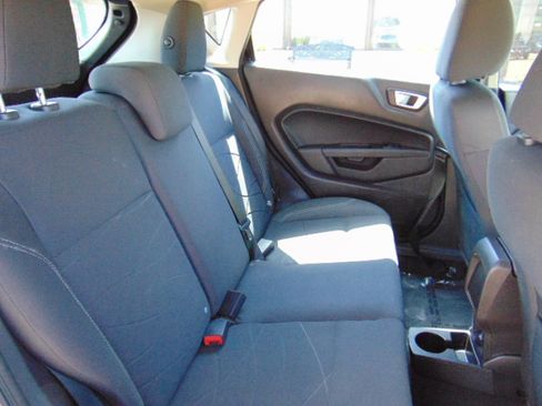 Used 2015 Ford Fiesta SE image 21