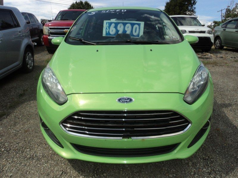 Used 2014 Ford Fiesta SE FWD image 2