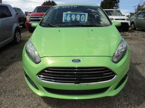 Used 2014 Ford Fiesta SE image 2