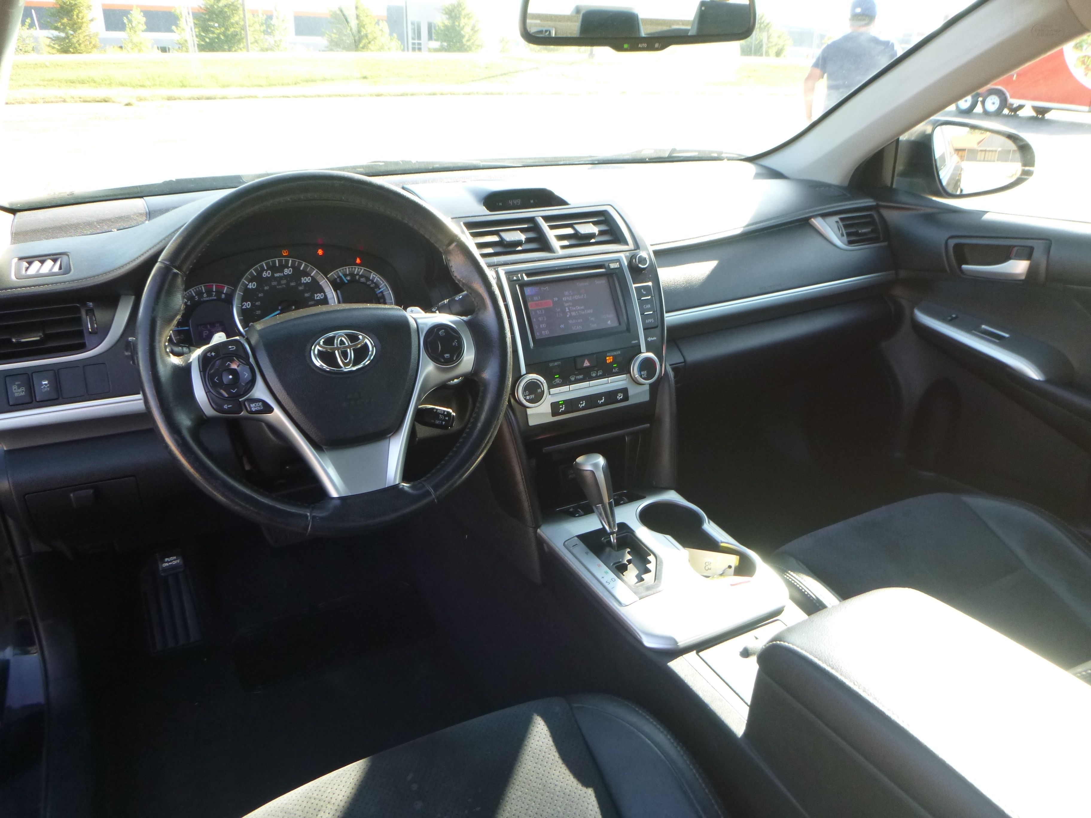 Used 2014 Toyota Camry SE Sport FWD image 15