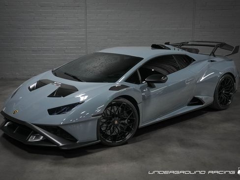 Used 2022 Lamborghini Huracan STO Coupe RWD image 3