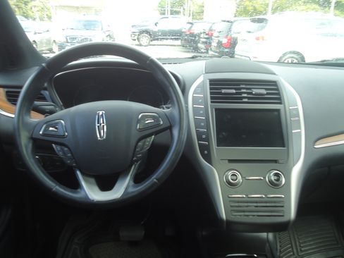 Used 2017 Lincoln MKC Select image 7