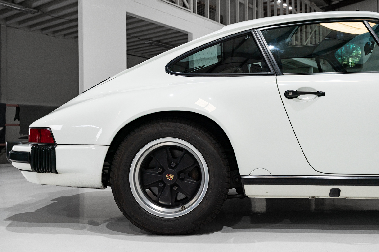 Used 1987 Porsche 911 Carrera Coupe RWD image 15