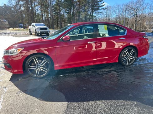 Used 2017 Honda Accord Sport image 5